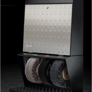 Polifix 3 NEGRO y puerta CEPILLADO RELIEVE V2A